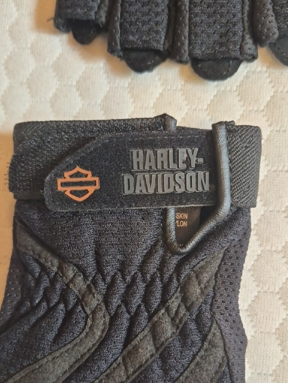 Harley-Davidson Womens Black Fingerless Motorcycle Gloves with Orange Logo - Picture 2 of 4